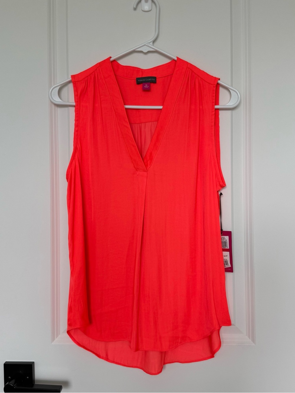 NWT Vince Camuto Summer Bloom II Sleeveless Blouse – Size XS